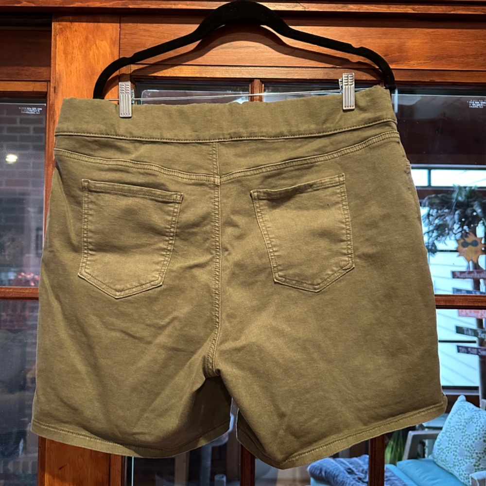 NYDJ shorts Size 16 - Picture 3 of 5